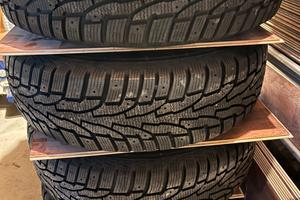 Gomme x Suv su cerchio,nuove