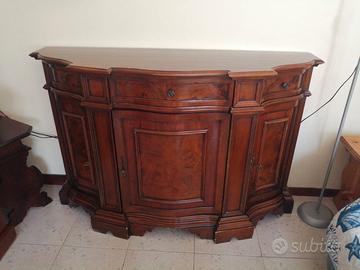 Mobile mezzaluna/credenza in stile e datato