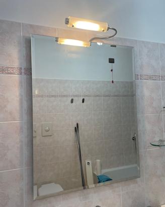 Specchio da bagno con luce