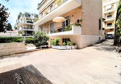 Monolocale con terrazzo piazza Vescovio