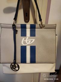 borsa bicolore bianca e nera in ecopelle 