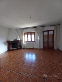 Ussana 2 appartamenti in piccola palazzo, 1°e 2° P