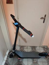 Monopattino doppio motore