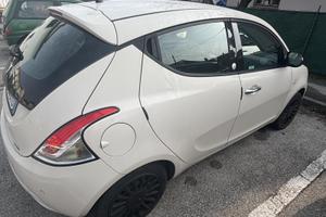 Lancia y eco chic  1.2 gpl consumi bassissimi