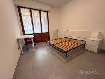 Stanza in appartamento di 89 m² a Milano