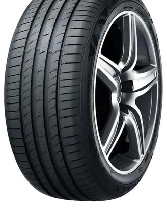 Gomme estive Nexen 205-55 R17 95Y (pari al nuovo)