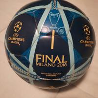 pallone Champions 2016