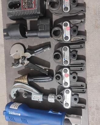  pressatrice professionale Geberit / Novopres