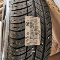 Pneumatico Michelin con cerchione