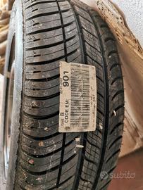 Pneumatico Michelin con cerchione