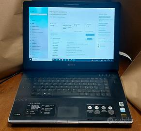 Notebook Sony Vaio VGN-AR78E 17" con SSD nuovo