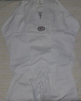 Dobok taekwondo