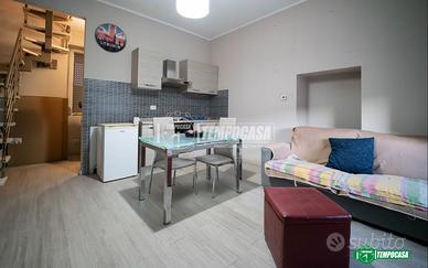 BILOCALE SU DUE LIVELLI TOTALMENTE RISTRUTTURATO