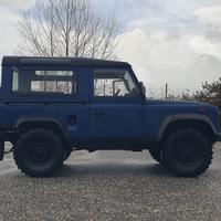 LAND ROVER DEFENDER 90