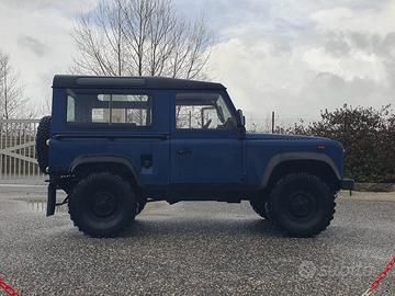 LAND ROVER DEFENDER 90