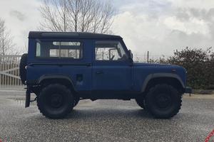 LAND ROVER DEFENDER 90