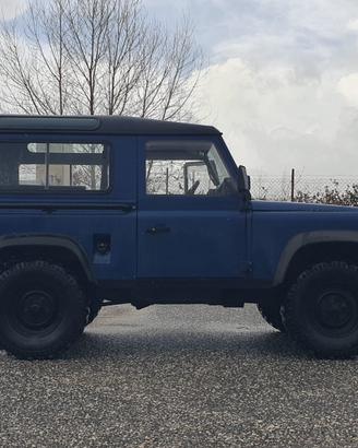LAND ROVER DEFENDER 90