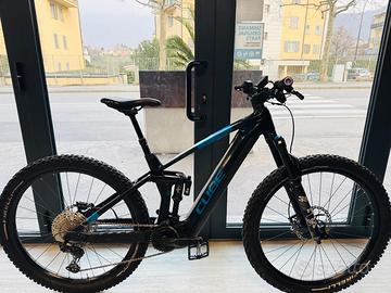 CUBE Stereo Hybrid HPC 750 in carbonio