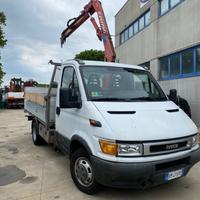 Iveco Daily 36c13 con Gru