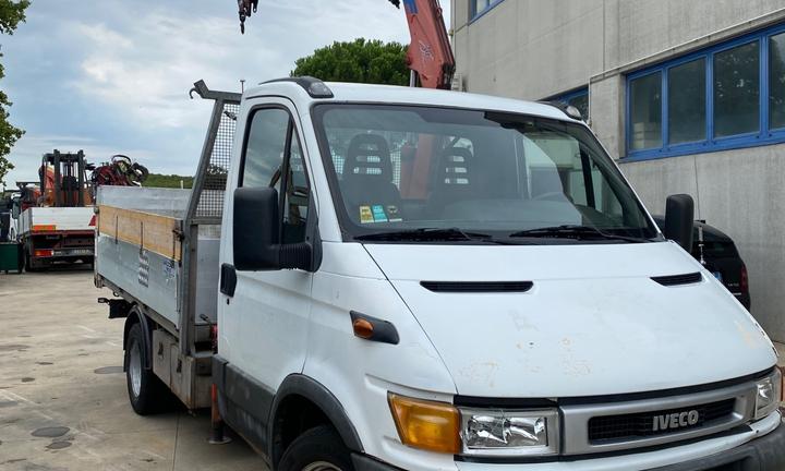 Iveco Daily 35c13 con Gru cassone fisso