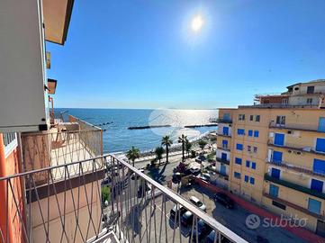 2 LOCALI A TORRE DEL GRECO