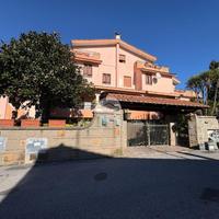 PORZIONE DI BIFAMILIARE A ROMA