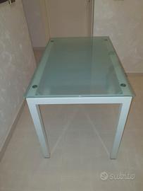 Tavolo da cucina in vetro allungabile 