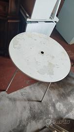 tavolo rotondo in ferro con porta ombrellone 