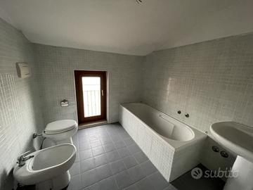 Appartamento semi nuovo con garage