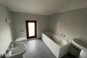 Appartamento semi nuovo con garage