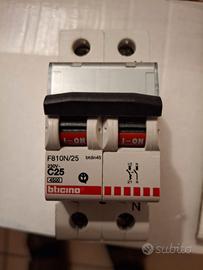 Interruttore Magnetotermico Bticino F810N/25