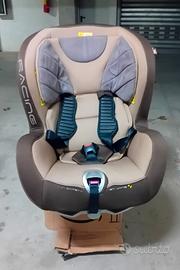 Seggiolino auto e fasciatoio pieghevole 