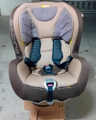 Seggiolino auto e fasciatoio pieghevole 