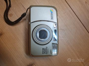 macchina fotografica vintage kyocera 