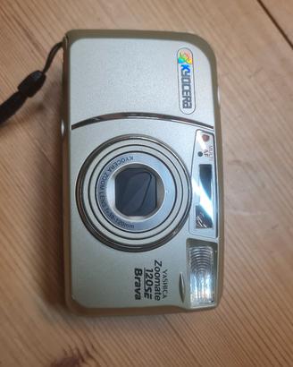 macchina fotografica vintage kyocera 