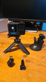Gopro Hero 10 con accessori 