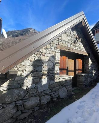 CASA SEMINDIPENDENTE A BANNIO ANZINO