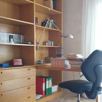 libreria con scrivania