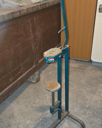 Tappatrice a leva per tappi sughero GRIFO