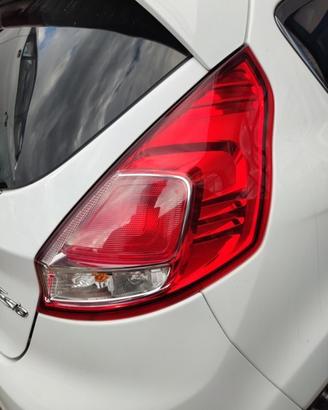 Fanale posteriore destro FORD FIESTA del 2015