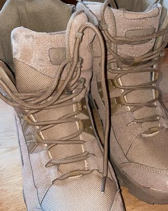 Scarponi uomo militare