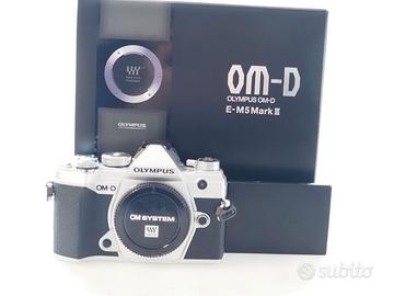 OLYMPUS OM-D E-M5 MARK III