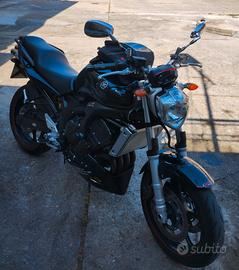 Moto YAMAHA FZ6