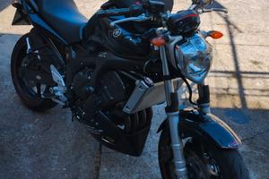 Moto YAMAHA FZ6