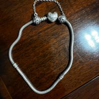 Bracciale Pandora con catenella di sicurezza