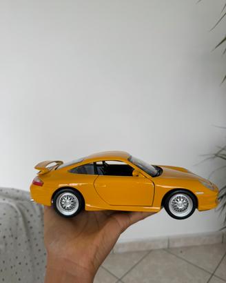 Modellino Porsche 911 GT3 1:18 Bburago