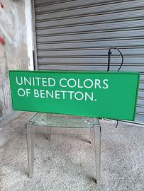 Insegna  luminosa Benetton bifacciale