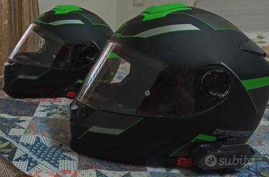 Caschi modulari con interfono e giacche estive