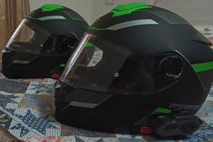 Caschi modulari con interfono e giacche estive