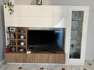 Parete attezzata L 2,80 x 2,00 bhome